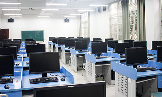 国际贸易综合工作室